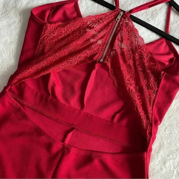 Red Lace Back Romper - Picture 3 of 8